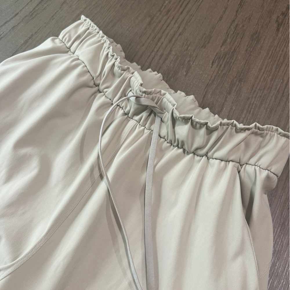 Lululemon Women’s Joggers Size 6 Beige - Picture 4 of 10